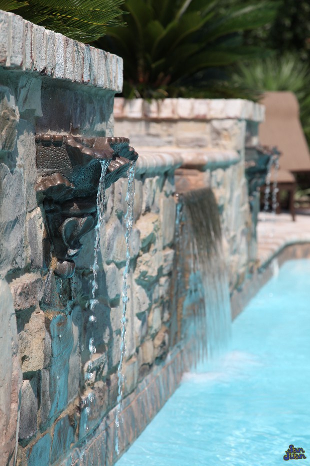 Along with raised and attached Spas, we can create brilliant water features such as waterfalls and copper scuppers. These features go a long way to add small details and elevate your overall design. What's more relaxing than listening to the soft trickle of water while floating pool side?