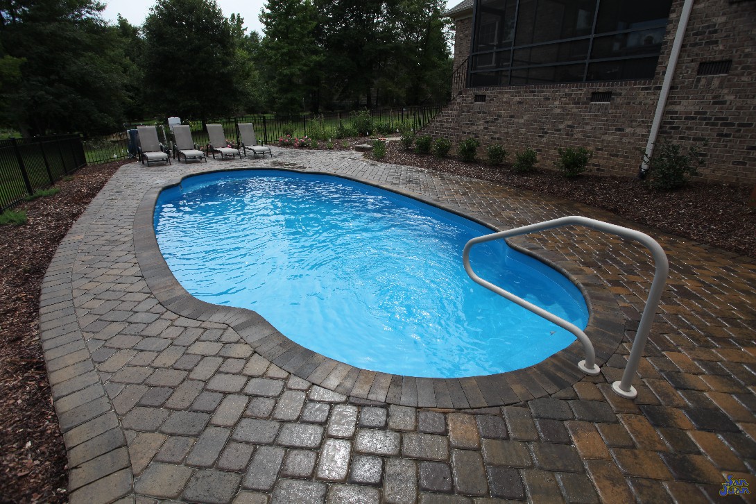 The compact length of 29' 8" is perfect for most backyards that have limited yard space. You can select this swimming pool model to create a new outdoor oasis for you and your home!