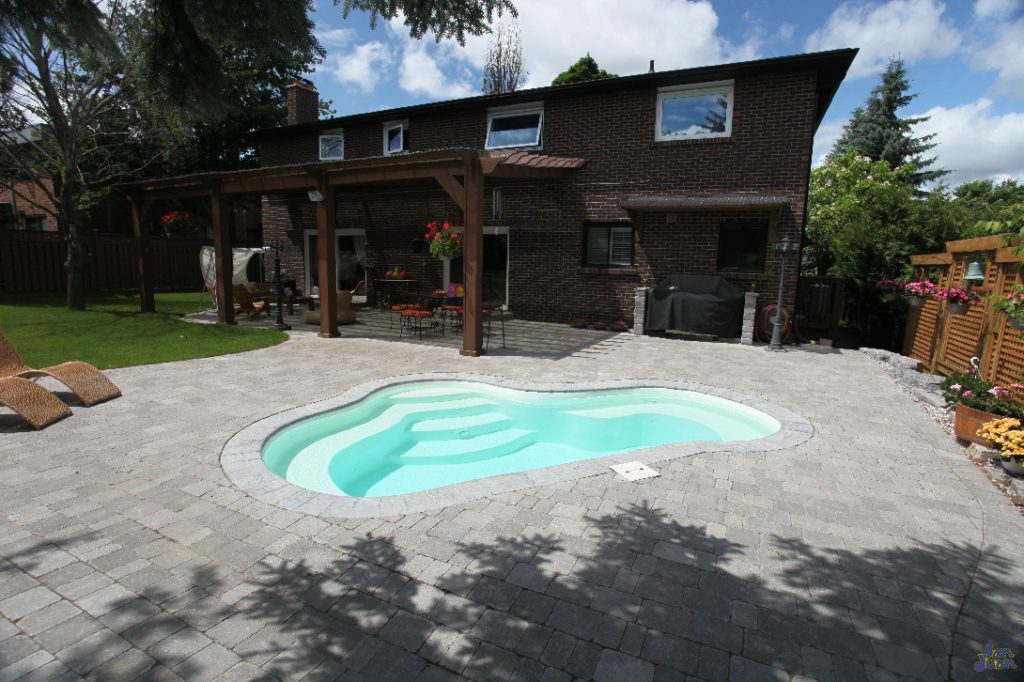 The Crystal Springs is a beautiful fiberglass pool & spa hybrid. Depending on your needs, the Crystal Springs can be used for cooling off or heating up. We love this pool & spa hybrid because of its large versatility for our clients needs. 